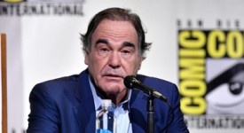 Oliver Stone: “Pokémon Go is nieuwe vorm van invasie die leidt tot robotmaatschappij”