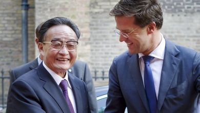 Rutte geeft het geld lachend weg aan vriendjes en belangengroepen. Waarom de economie groeit, maar uw portemonnee krimpt