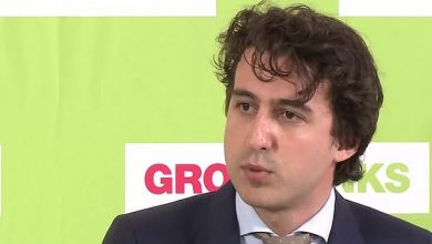 Alles aan Jesse Klaver is nep. Zie hier 3 voorbeelden van geprogrammeerde robot-politiciAlles aan Jesse Klaver is nep. Zie hier 3 voorbeelden van overgeprogrammeerde robot-politici