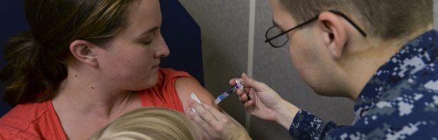 Vereniging van Amerikaanse artsen en chirurgen spreekt zich fel uit tegen verplicht vaccineren. Zie hier waarom vaccins riskant zijn