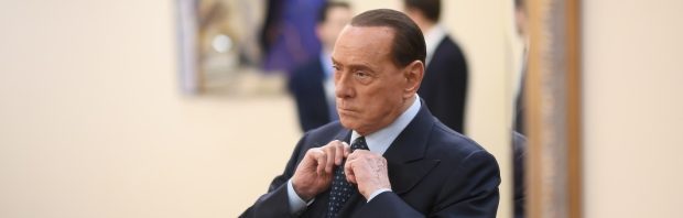 Ik heb de duivel ontmoet. Model dat getuigde over satanische rituelen op seksfeestjes Berlusconi sterft mysterieuze dood