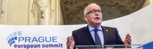 Stop de Europese elite! SP zet Frans Timmermans in veelbesproken verkiezingsfilmpje te kijk als machtswellusteling