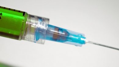 Dit doet denken aan de boekverbranding. Ontdek wat er achter de vaccinatie-propaganda zit