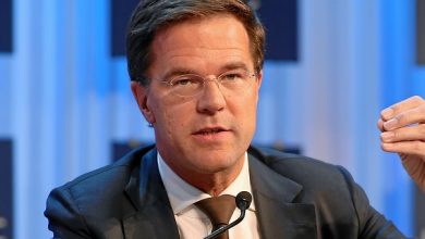 Drie kabinetten Rutte zijn negen jaar ‘f*ck de burger en lang leve het grootbedrijf’ geweest. Hoogleraar haalt fel uit