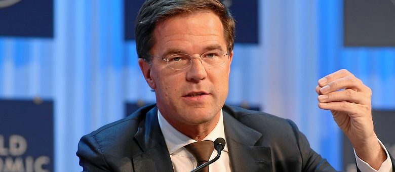 Drie kabinetten Rutte zijn negen jaar ‘f*ck de burger en lang leve het grootbedrijf’ geweest. Hoogleraar haalt fel uit