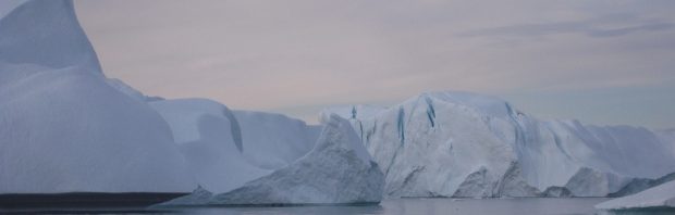 Al Gore, die voorspelde dat de Noordpool in 2016 ijsvrij zou zijn, krijgt tonnen om ‘klimaattraining’ te geven in Australië. Dan valt er opeens zeldzame sneeuw
