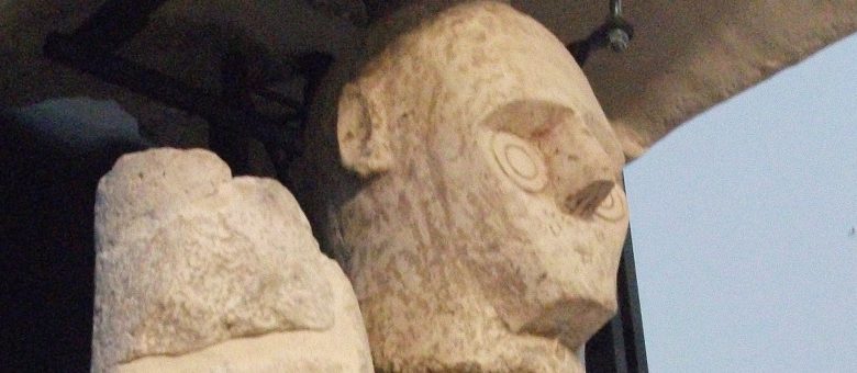 Het mysterie van Mont'e Prama. Zijn deze beelden en graftombes op Sardinië gemaakt door reuzen?