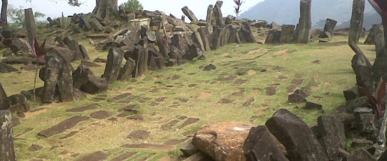 De verloren piramides van Indonesië. Hoe kon men 20.000 jaar geleden zo'n bouwwerk neerzetten