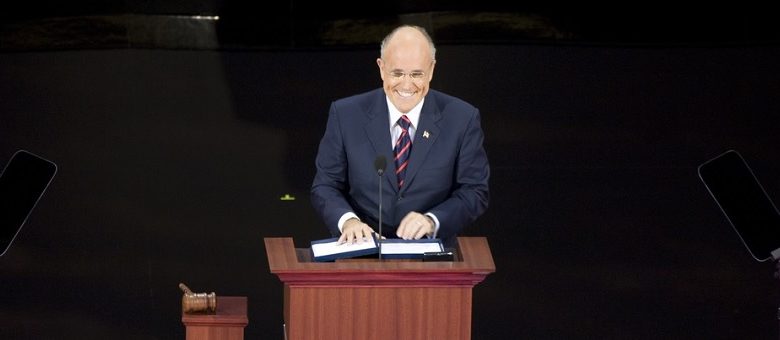 Dit was een enorm complot! Trump-advocaat Rudy Giuliani gaat helemaal los op Deep State