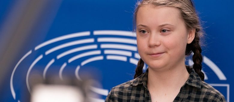 Gênante vertoning: Kijk hoe deze tv-presentator de vloer aanveegt met de hysterische klimaattiener Greta Thunberg