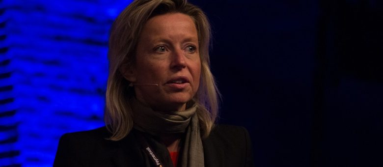 Onderzoek in opdracht van minister Ollongren: Populaire 'pulpnieuwssite' NineForNews vormt bedreiging. Wie o wie heeft het gefinancierd? (U raadt het al)