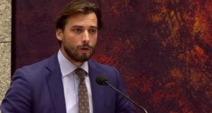 Minister Kajsa Ollongren is de sluipmoordenaar van de democratie. Wat is ze nu weer van plan?