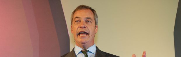Brexit is het begin van het einde! Kijken: Farage gaat los op ‘slaapverwekkende bureaucraten’ in Brussel