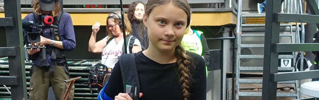 Dankzij een Facebook-bug weten we nu wie de berichten van Greta Thunberg schrijft. Dit zijn haar poppenmeesters