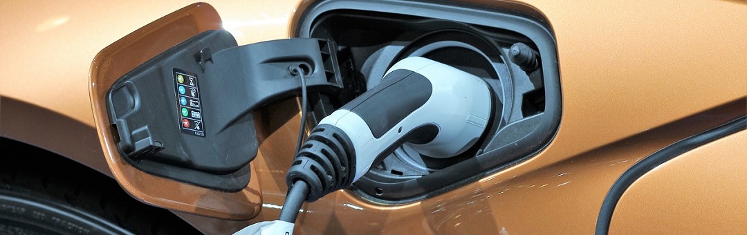‘Woekerprijs’ voor oplaadbeurt elektrische auto: van 8 naar minstens 47 euro!