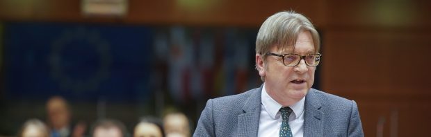 Guy Verhofstadt is ‘vol verantwoordelijk voor Brexit’. Ronald Plasterk haalt hard uit