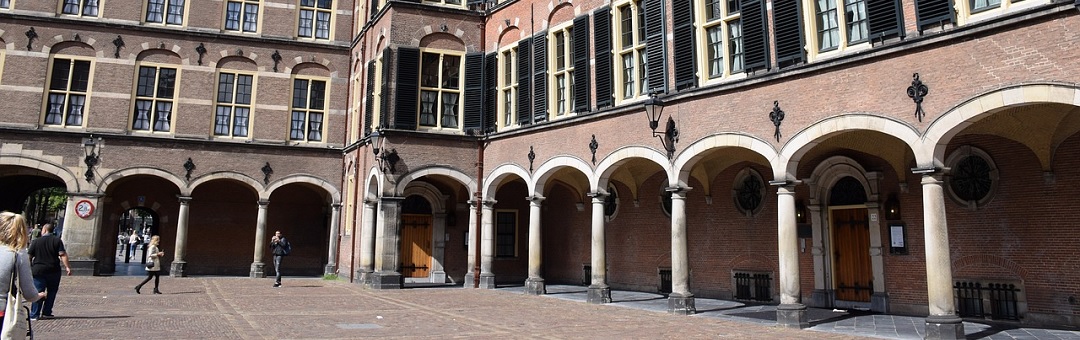 We hebben sluipenderwijs onze democratische rechtsorde uitgehold. 2 stuitende voorbeelden