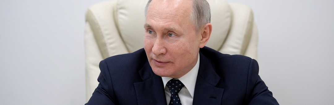 Poetin haalt uit naar Westen: ‘Júllie werkten met hem samen, met Hitler’