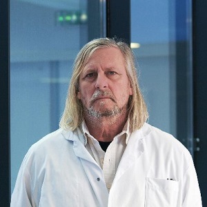 Franse dokter geneest 92 procent van zijn coronapatiënten in 8 dagen. Dit is zijn 'geheim' 2 Didier Raoult
