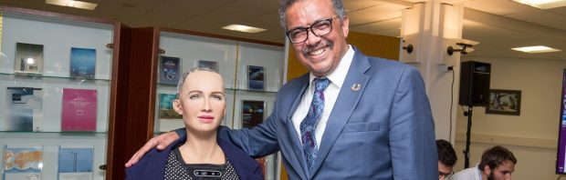 WHO-baas is marionet van Bill Gates en Clintons, zeggen deze 2 klokkenluiders