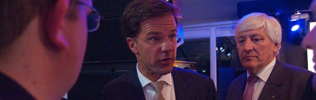 Iedereen kruipt achter premier Rutte aan. Wat klopt hier niet?