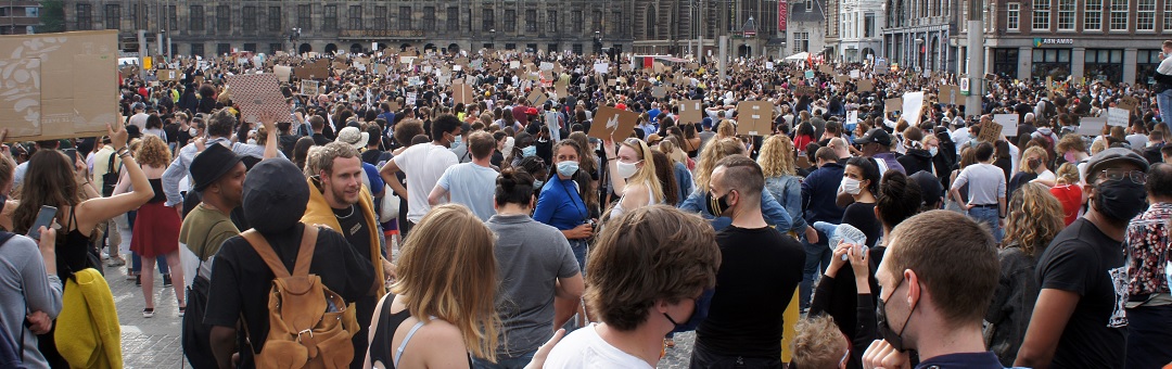 Betogers op de Dam krijgen flinke zak geld van gemeente Amsterdam