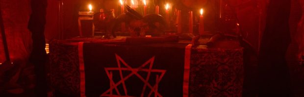 De baby van Lisa (15) werd vermoord. Hoe wijdverbreid is satanisch ritueel misbruik in Nederland?