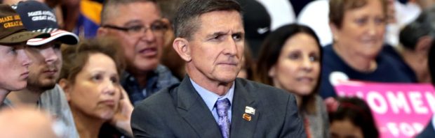 Er is iets gaande: Trumps ex-adviseur Michael Flynn betuigt steun aan QAnon