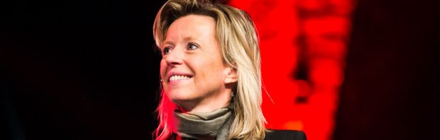 Minister Ollongren wil politieke partijen makkelijker kunnen VERBIEDEN