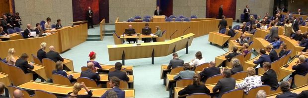 Bizar: coalitie rent Tweede Kamer uit. ‘We worden geregeerd door schurken’