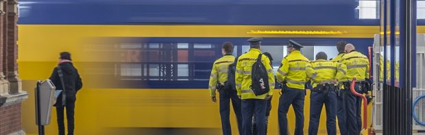 Oud-politieagent pakt Rutte en De Jonge aan: ‘U pleegt ambtsmisdrijven die de dood tot gevolg hebben’