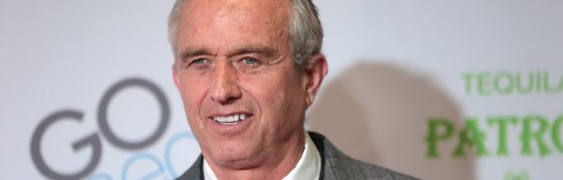 Robert F. Kennedy jr. in Berlijn: ‘Vandaag spreek ik grootste menigte uit Duitse geschiedenis toe’