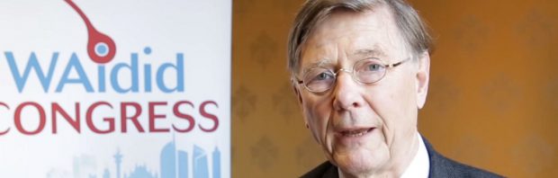 Ab Osterhaus: ‘Eerst miljoenen mensen vaccineren om te weten wat alle risico’s zijn’