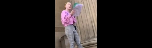 Meisje geeft epische speech tijdens coronaprotest in Liverpool: ‘We zijn misleid’