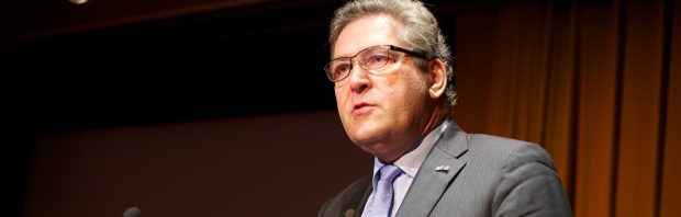 Henk Krol: ‘De Jonge denkt Kamer met verkooptruc te verleiden tot stem voor zijn spoedwet’