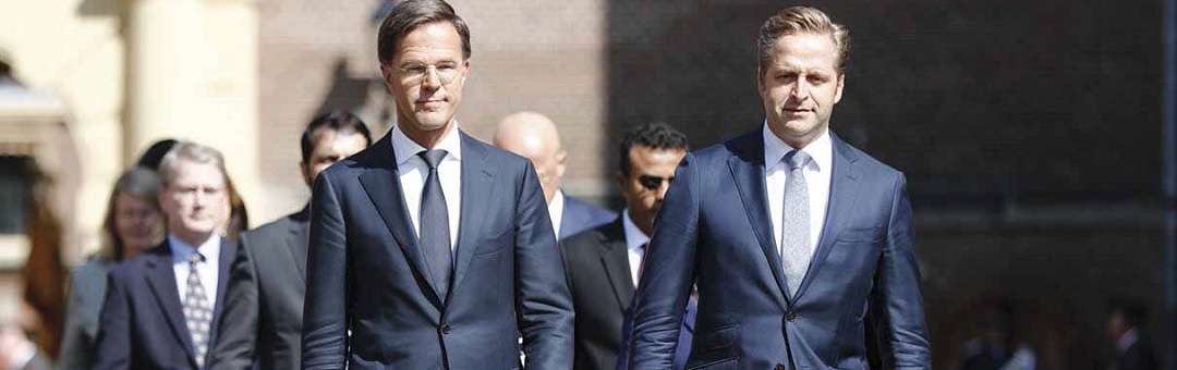 Zien: Coronaminister De Jonge krijgt moeilijke vragen op het Binnenhof