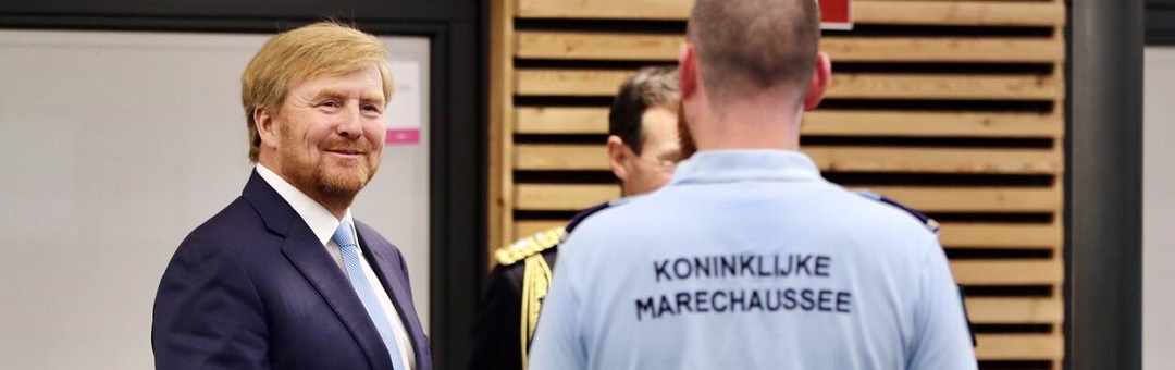Iedereen in lockdown, maar koning gewoon op vakantie: ‘Nu is de maat vol’