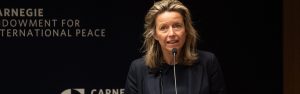 Ollongren (D66): 'Blad Gezond Verstand hoort naast Fabeltjeskrant' 1 ollongren