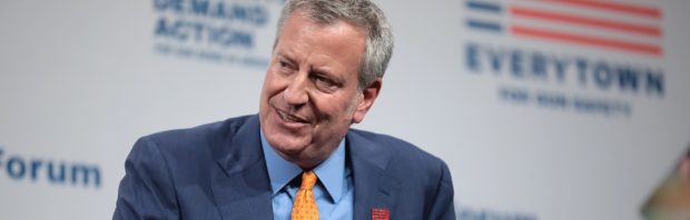 Dochter van burgemeester Bill de Blasio verspreekt zich: ‘Biden heeft verkiezingen gestolen’