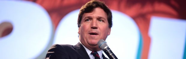 Tucker Carlson haalt uit: ‘De Amerikaanse verkiezingen zijn vervalst’