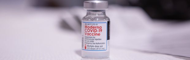 Drutense pastoor past voor ‘chemisch’ coronavaccin: ‘Kans op 20 tot 30 bijwerkingen’