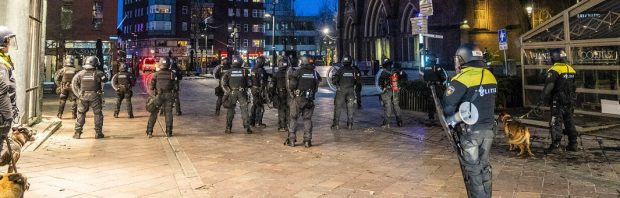 Waarom mocht de demonstratie tegen Poetin in Amsterdam wel doorgaan?