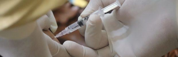 Duitse artsenpraktijk gesloten: personeel valt uit na vaccinatie