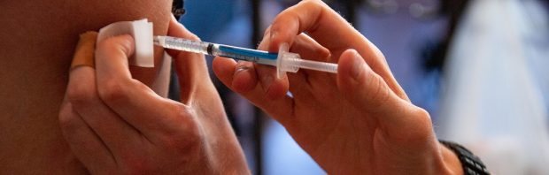 Verontrustend: sterftecijfers exploderen na coronavaccinaties
