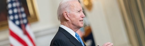 Onderzoek naar laboratorium in Wuhan onthult financiële banden met Biden