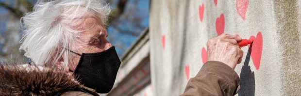 93-jarige Holocaust-overlevende noemt eindeloze lockdowns ‘erger’ dan nazi-Duitsland