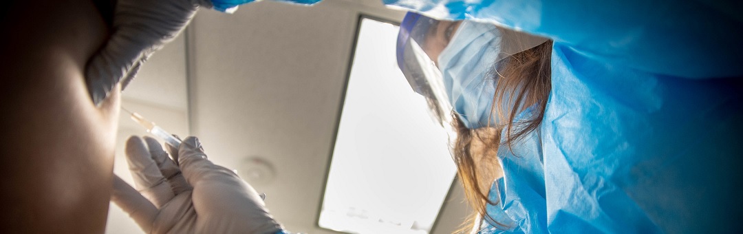 246 ‘volledig gevaccineerde’ mensen krijgen corona, 3 sterven