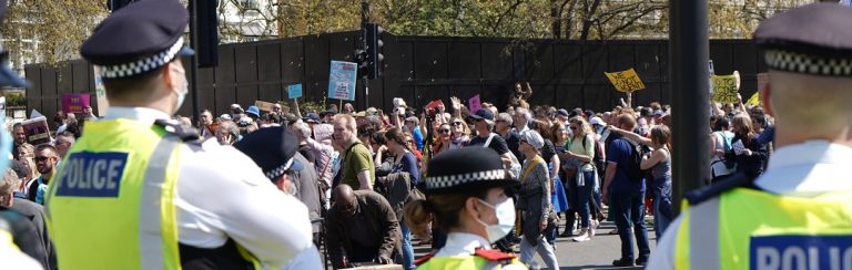Media oorverdovend stil: ‘1 miljoen mensen’ lopen mee in vrijheidsmars Londen