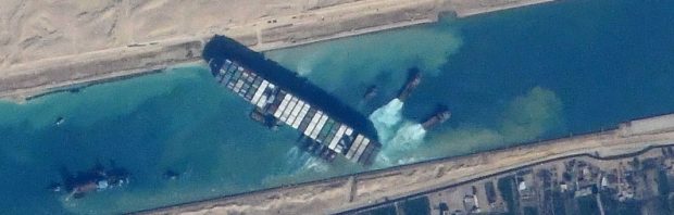 Vastgelopen containerschip Suezkanaal: ‘Dit was een geheime operatie tegen de globalisten’