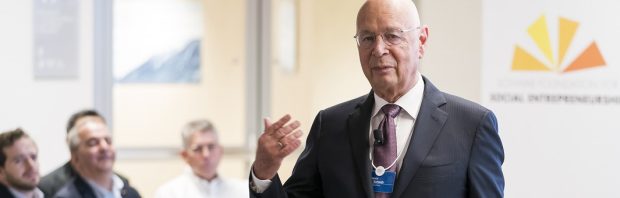 Arts haalt uit naar Klaus Schwab in discussie over vaccineren: ‘Over mijn lijk’